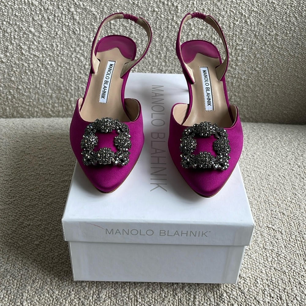 NEW IN BOX MANOLO BLAHNIK HANGISI SLING BACK KITTEN HEELS SIZE 37